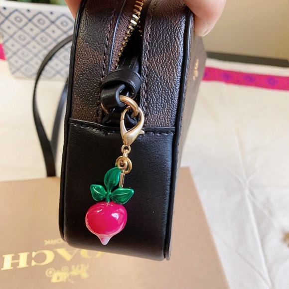New ! Coach radish charm - Picture 3 of 5
